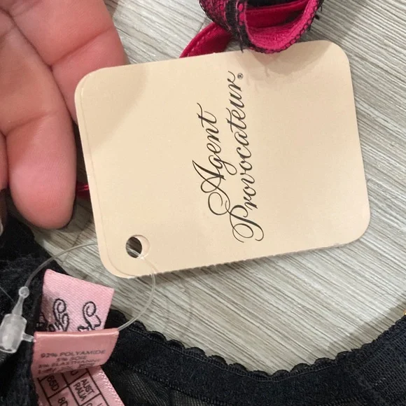 Agent Provocateur Black and Pink Lace Maddy Bra - Picture 4 of 7